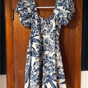 Abercrombie & Fitch Blue and White Floral Puff Sleeve Dress